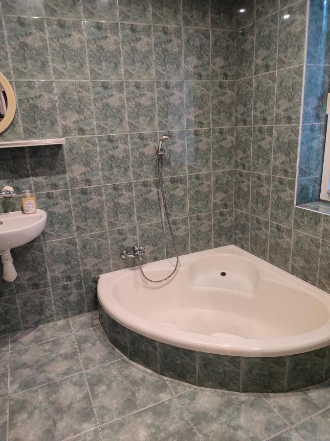 Pokoje Pracownicze Witkowska Gniezno Buitenkant foto